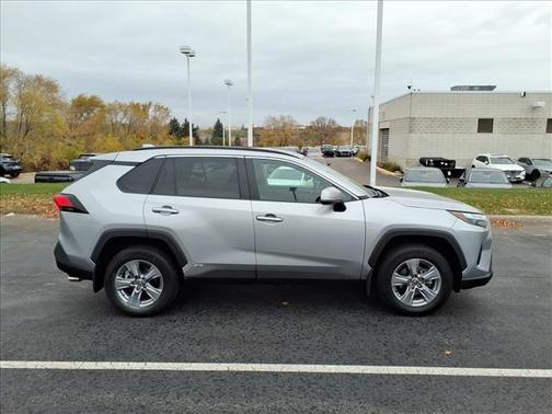 2022 Toyota RAV4 Hybrid XLE