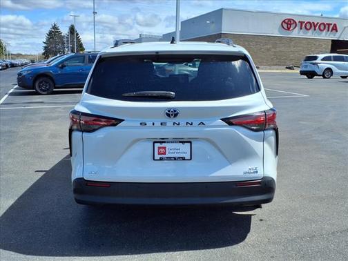 2022 Toyota Sienna XLE