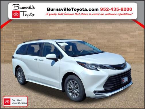 2022 Toyota Sienna XLE
