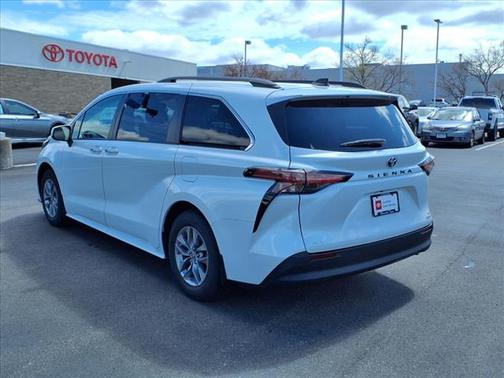 2022 Toyota Sienna XLE