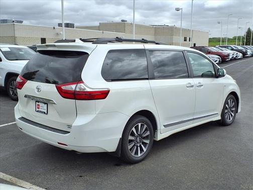 2019 Toyota Sienna Limited Premium