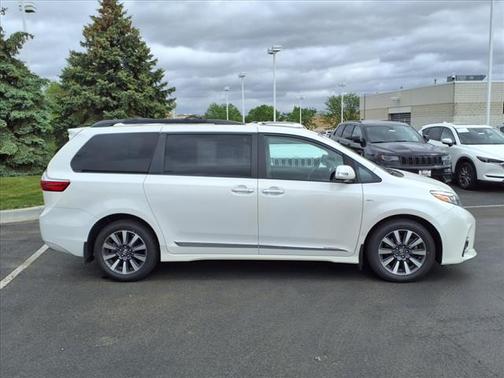 2019 Toyota Sienna Limited Premium