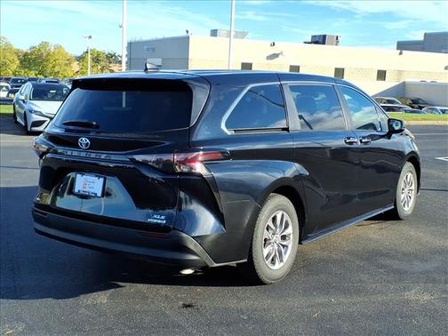 2023 Toyota Sienna XLE