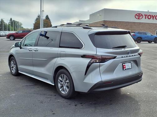 2024 Toyota Sienna XLE