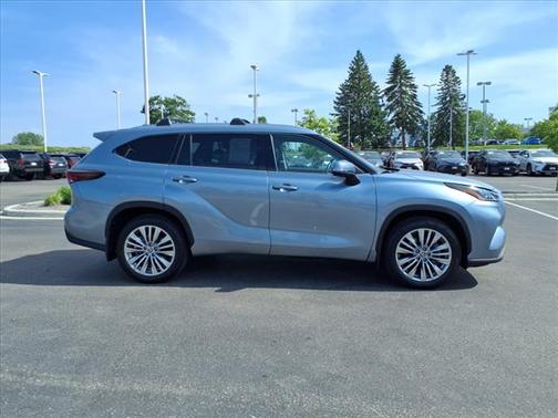 2024 Toyota Highlander Platinum