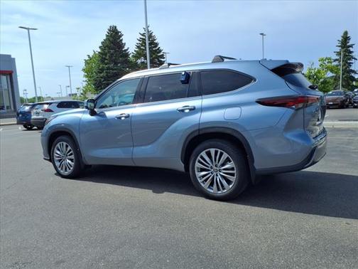 2024 Toyota Highlander Platinum