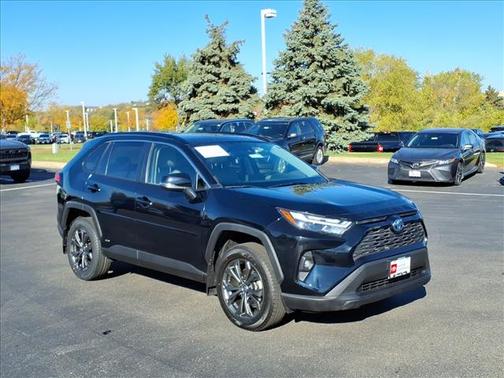 2022 Toyota RAV4 Hybrid XLE
