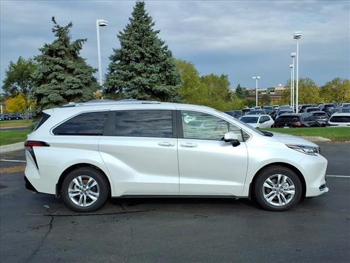 2025 Toyota Sienna Limited