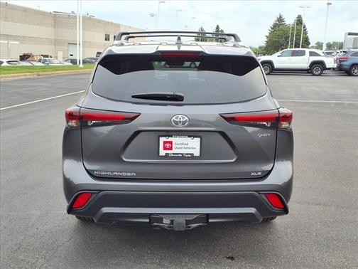 2025 Toyota Highlander Hybrid XLE