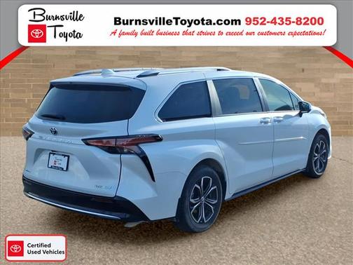 2025 Toyota Sienna Platinum 7 Passenger