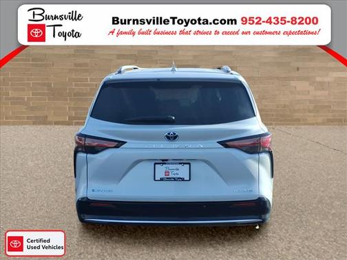 2025 Toyota Sienna Platinum 7 Passenger