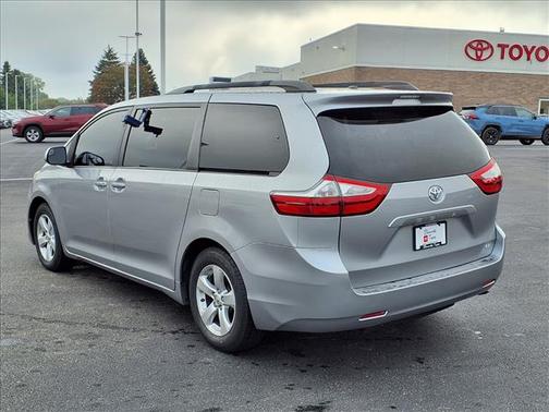 2017 Toyota Sienna LE
