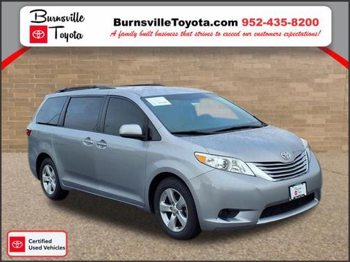 2017 Toyota Sienna LE