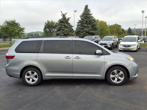 2017 Toyota Sienna LE