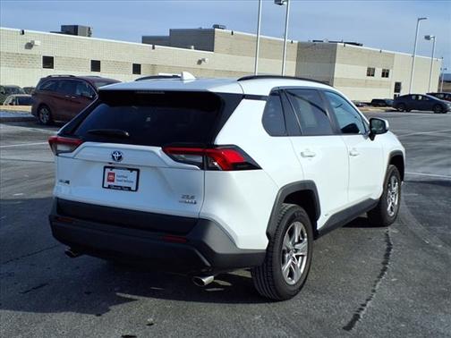 2022 Toyota RAV4 Hybrid XLE