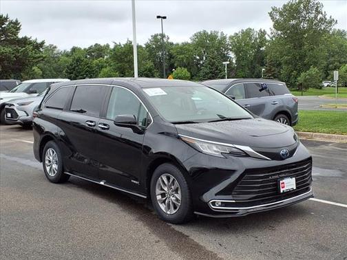 2021 Toyota Sienna XLE