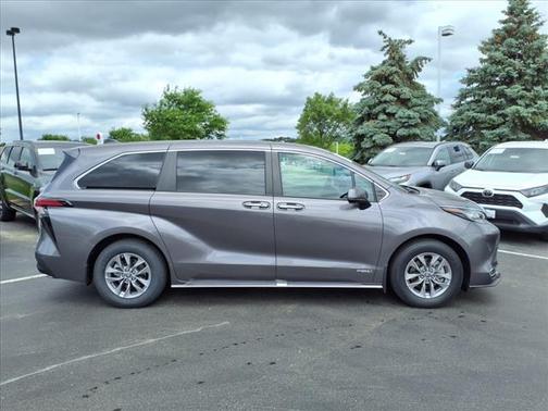 2021 Toyota Sienna XLE