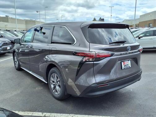 2021 Toyota Sienna XLE