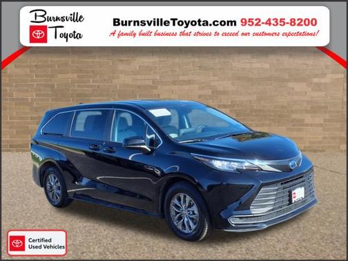 2023 Toyota Sienna LE