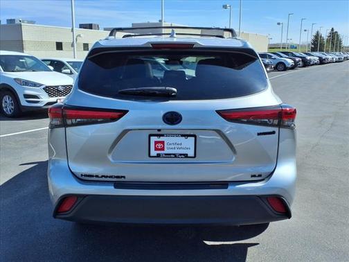 2022 Toyota Highlander Hybrid XLE