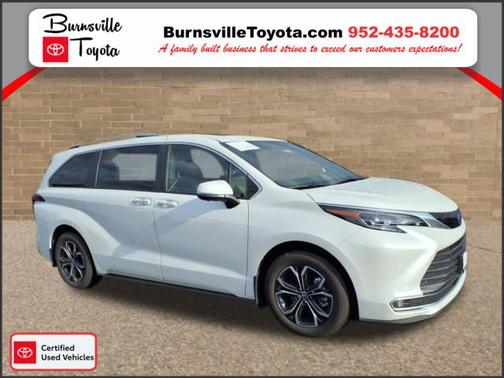 2025 Toyota Sienna Platinum 7 Passenger