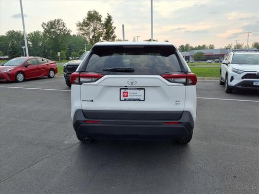 2021 Toyota RAV4 LE