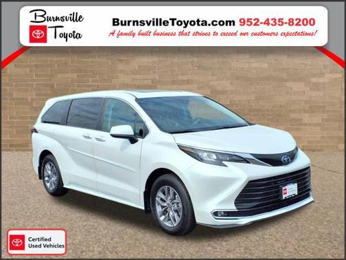 2024 Toyota Sienna XLE