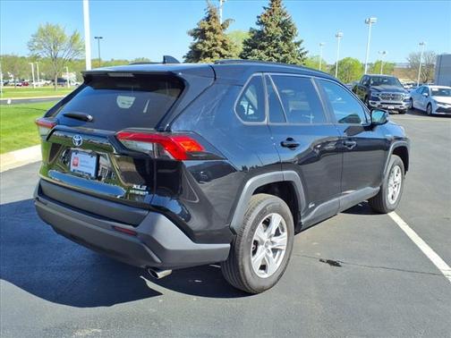 2021 Toyota RAV4 Hybrid XLE