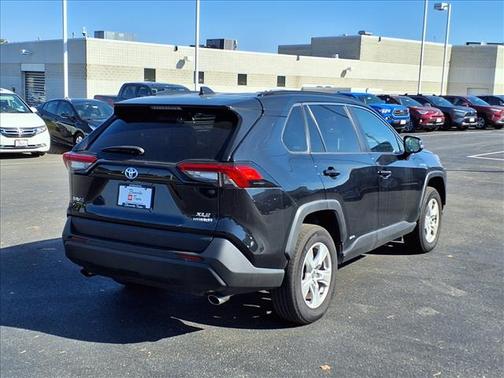 2021 Toyota RAV4 Hybrid XLE