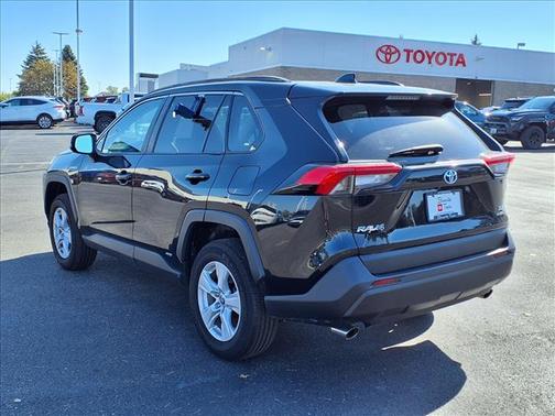 2021 Toyota RAV4 Hybrid XLE