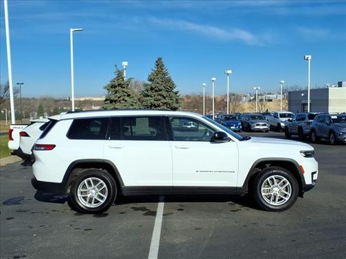 2022 Jeep Grand Cherokee L Laredo