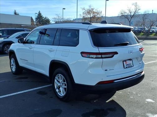 2022 Jeep Grand Cherokee L Laredo