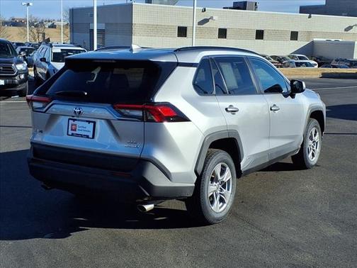 2022 Toyota RAV4 Hybrid XLE