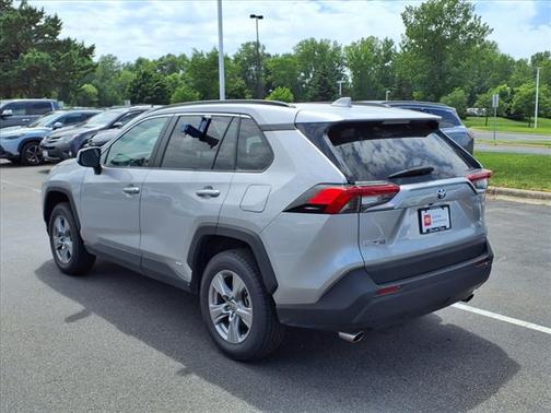 2022 Toyota RAV4 Hybrid XLE