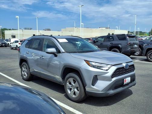 2022 Toyota RAV4 Hybrid XLE