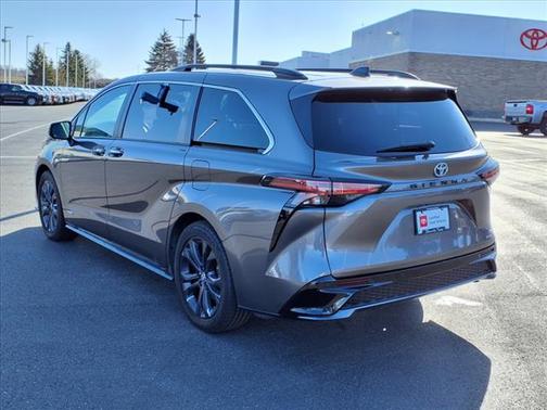 2021 Toyota Sienna XSE 7 Passenger
