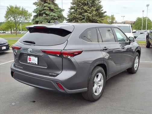2024 Toyota Highlander LE