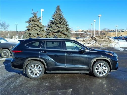 2022 Toyota Highlander Hybrid Limited