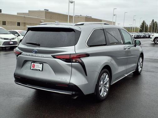 2024 Toyota Sienna Platinum 7 Passenger