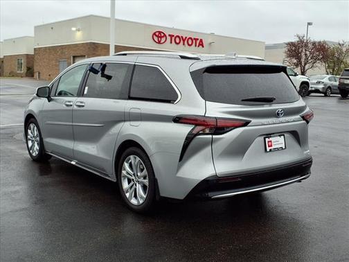 2024 Toyota Sienna Platinum 7 Passenger