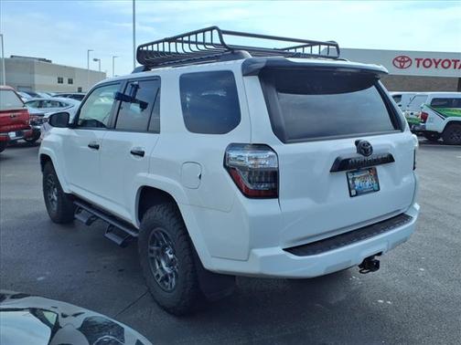 2020 Toyota 4Runner Venture