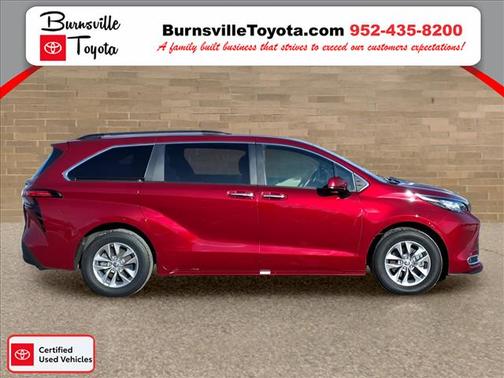 2022 Toyota Sienna XLE