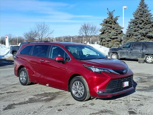 2022 Toyota Sienna XLE