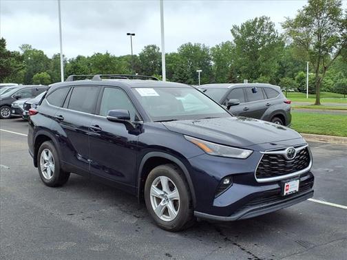 2022 Toyota Highlander LE
