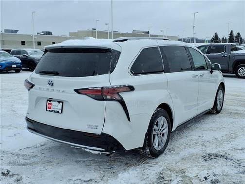 2024 Toyota Sienna Limited