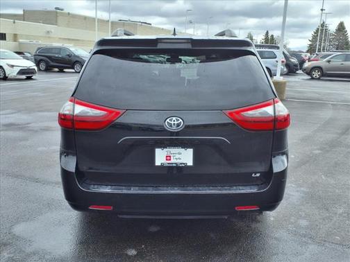 2020 Toyota Sienna LE