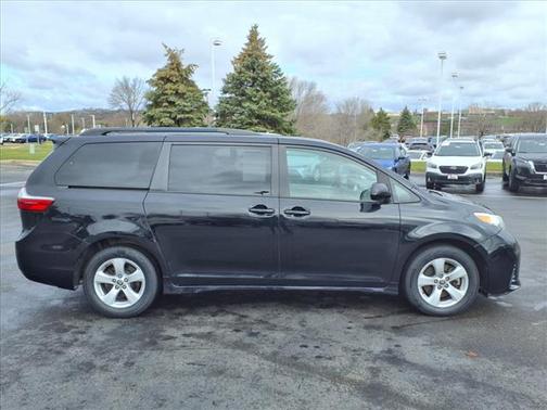 2020 Toyota Sienna LE