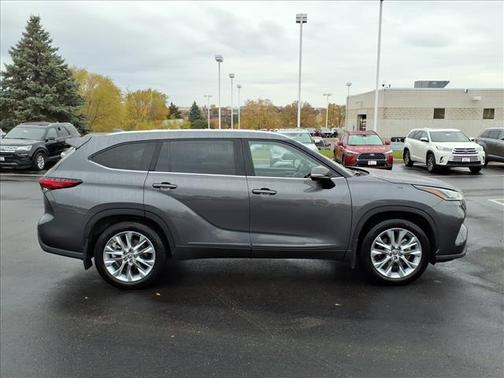 2022 Toyota Highlander Limited