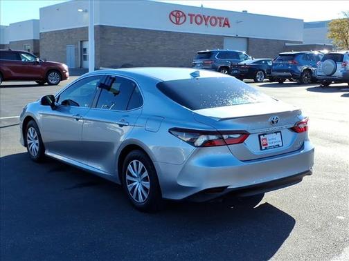 2022 Toyota Camry Hybrid LE