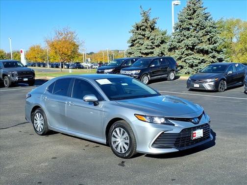 2022 Toyota Camry Hybrid LE